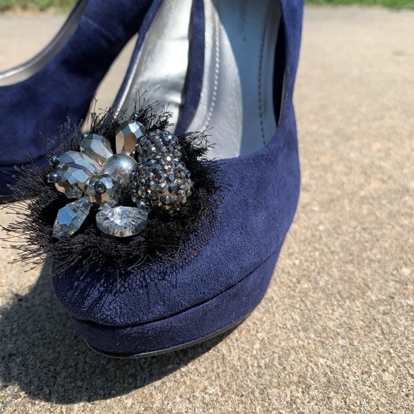 BCBGeneration Blue Scottie Embellished Pumps 8.5 - Picture 8 of 12
